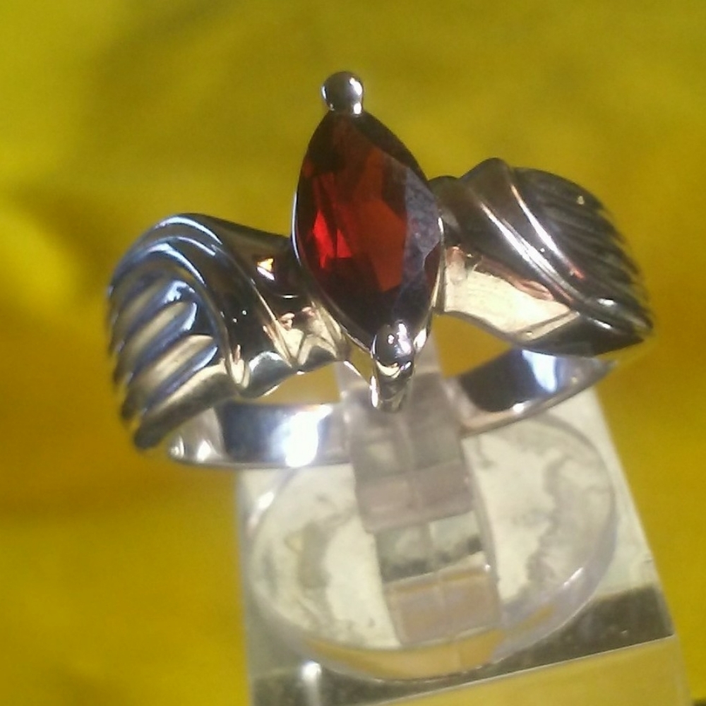 925 Sterling Silver Marquise Garnet Ring